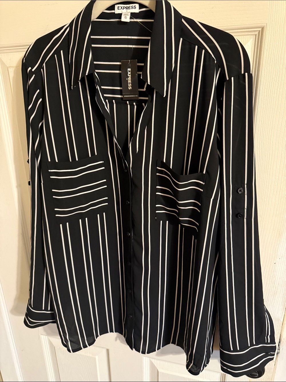 Express Black & White Vertical Stripe Button-Down Shirt long sleeve XL NWT